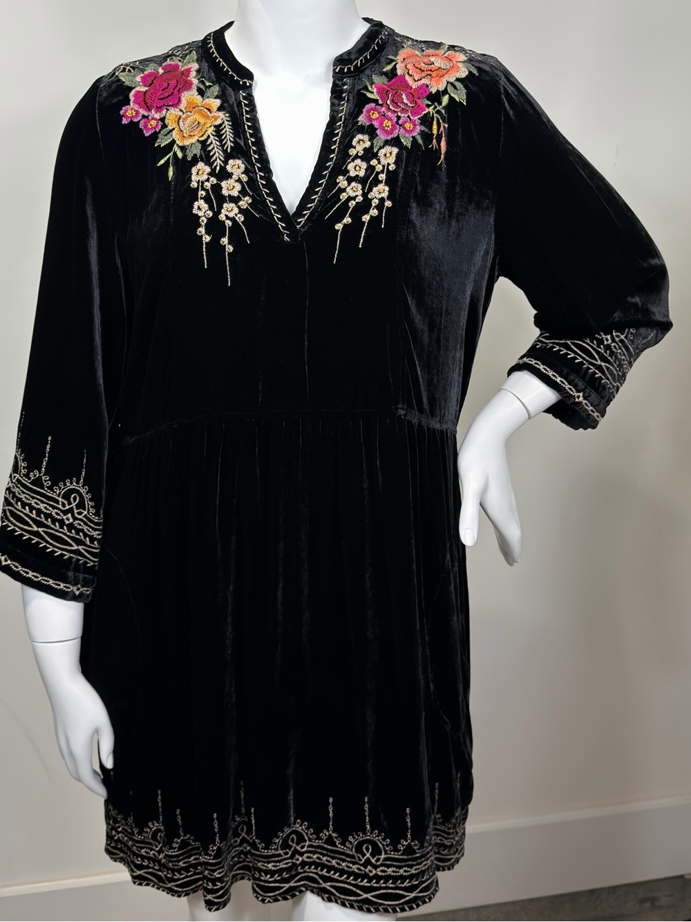 Johnny Was XL Black Silk Blend Velvet Embroidered Floral Boho Tunic Dress
